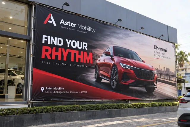 Showroom solvent banner — Solvent Banner Printing brand and print concept